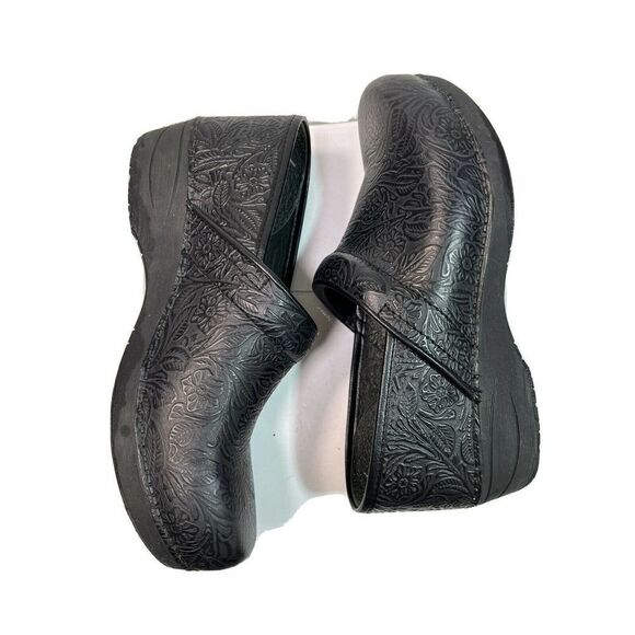 Dasnko XP 2.0 Black Floral Tooled Clogs Shoes Size 42 EU 11.5 12 US - Picture 6 of 12